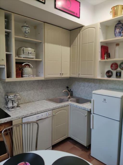 Colosseo Vintage Apartment Рим Екстериор снимка